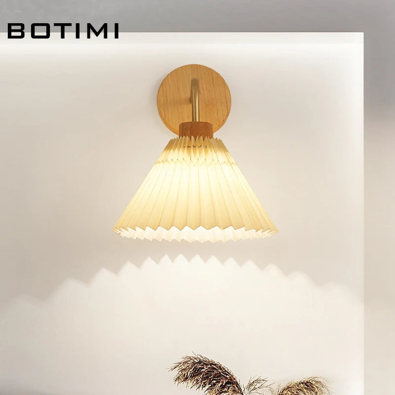 Appliques murales LED en bois nordique avec abat-jour brillant