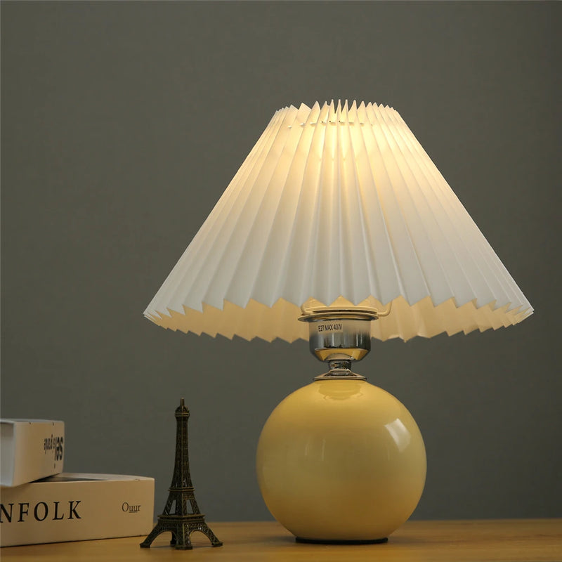 Lampe plissée bois rotin moderne LED bureau et table