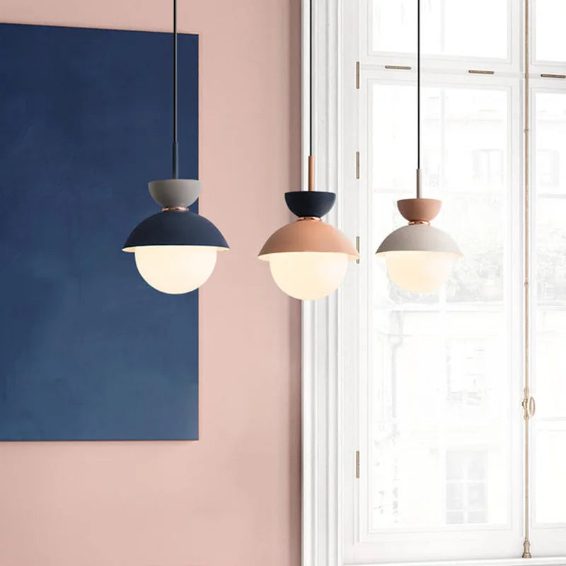 suspension créative avec abat-jour en verre et long câble