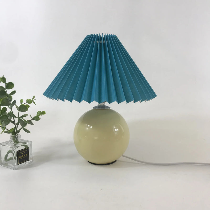 Lampe plissée bois rotin moderne LED bureau et table