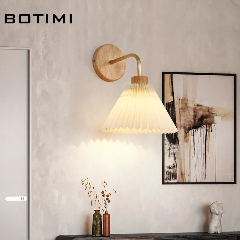 Appliques murales LED en bois nordique avec abat-jour brillant