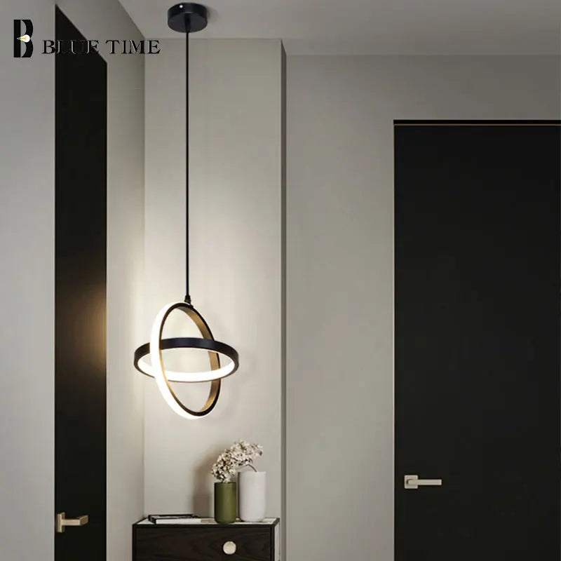 Plafonnier Led suspendu en noir et blanc au design moderne et simpliste