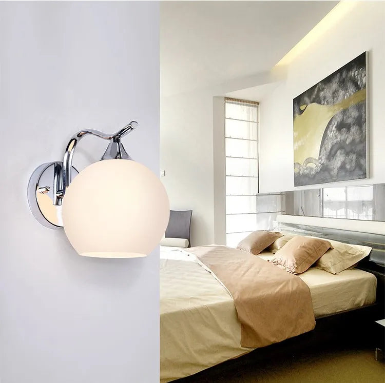 Applique murale chromée et boule LED moderne créative