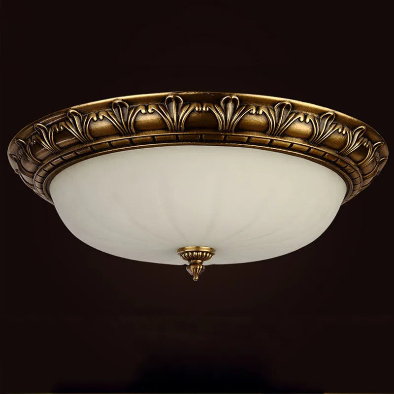 plafonnier en cuivre abat-jour rond en verre vintage