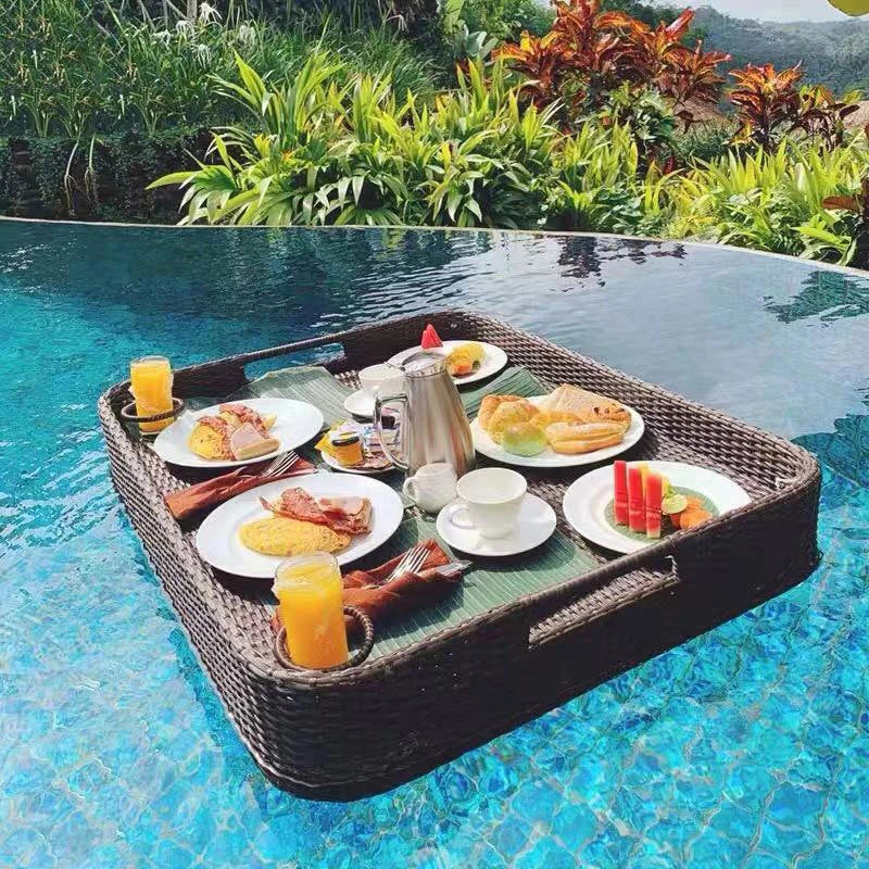 plateau en rotin nordique pour fruits et boissons de piscine