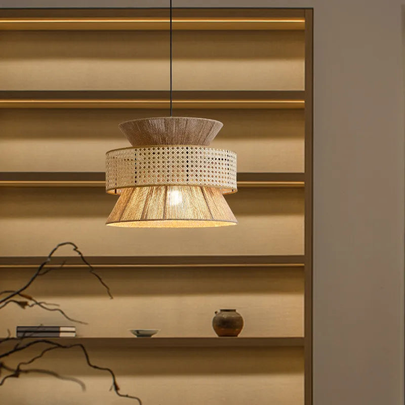 Suspension Sabi Wabi style chinois en rotin cannage