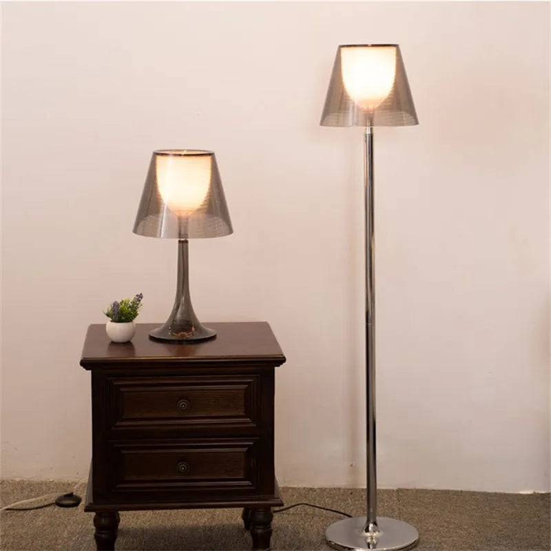 Ktribe – lampadaire avec étagère