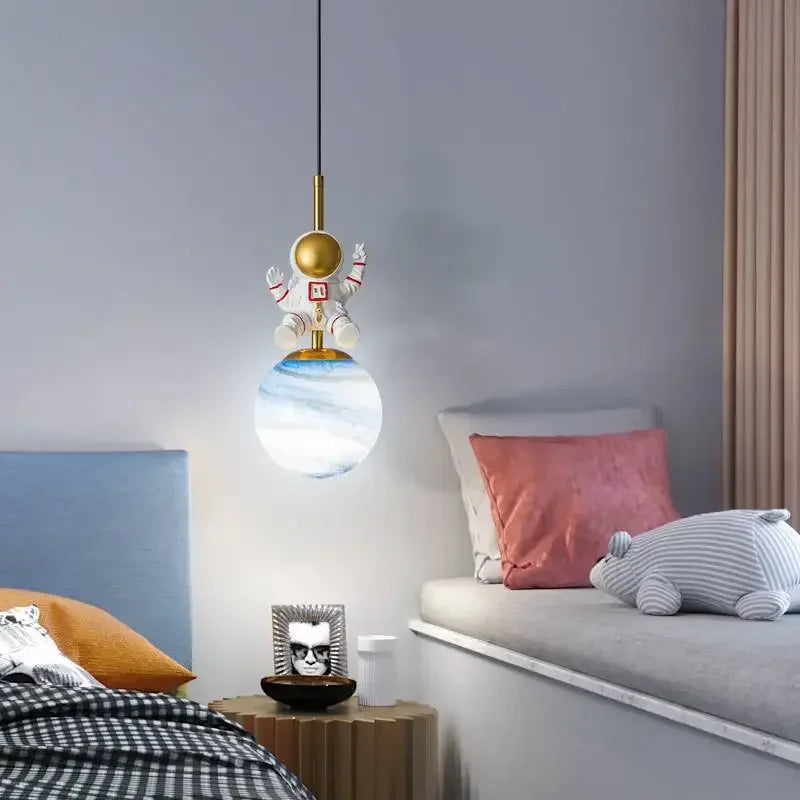 Suspension LED moderne d'astronaute pour chambre d'enfant Design de lune veilleuse chambre d'enfant