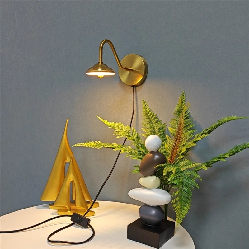 applique murale moderne incurvée dorée avec interrupteur led décoration nordique