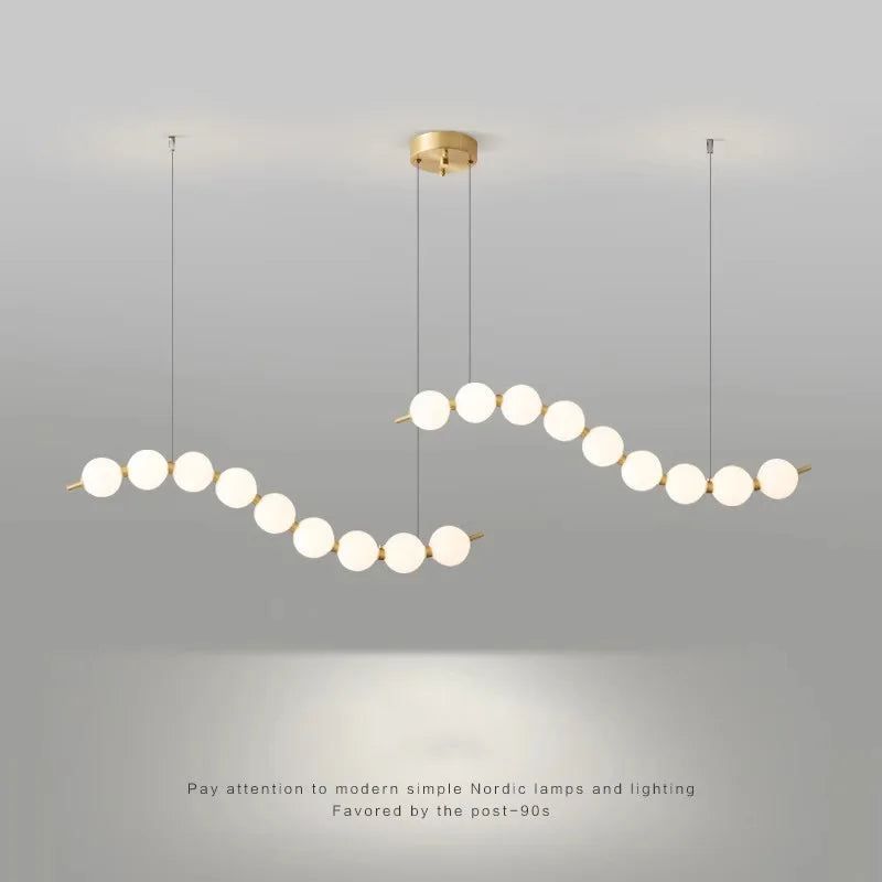 Lustre design arrondi avec boules LED