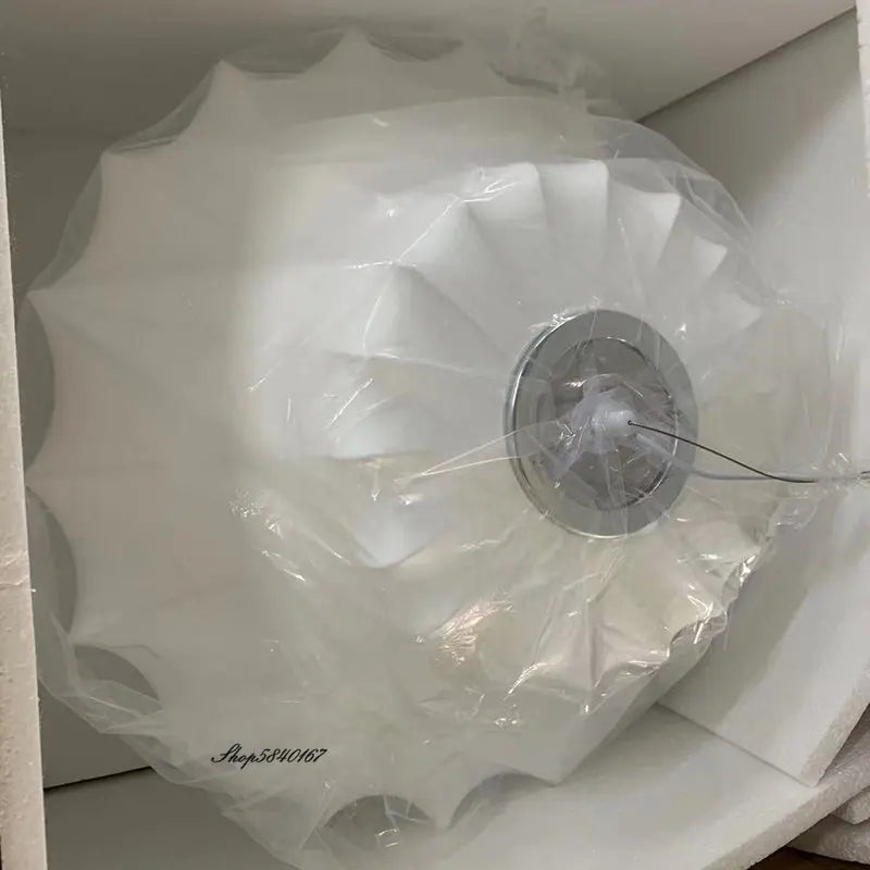 Suspension en soie de 	 Style