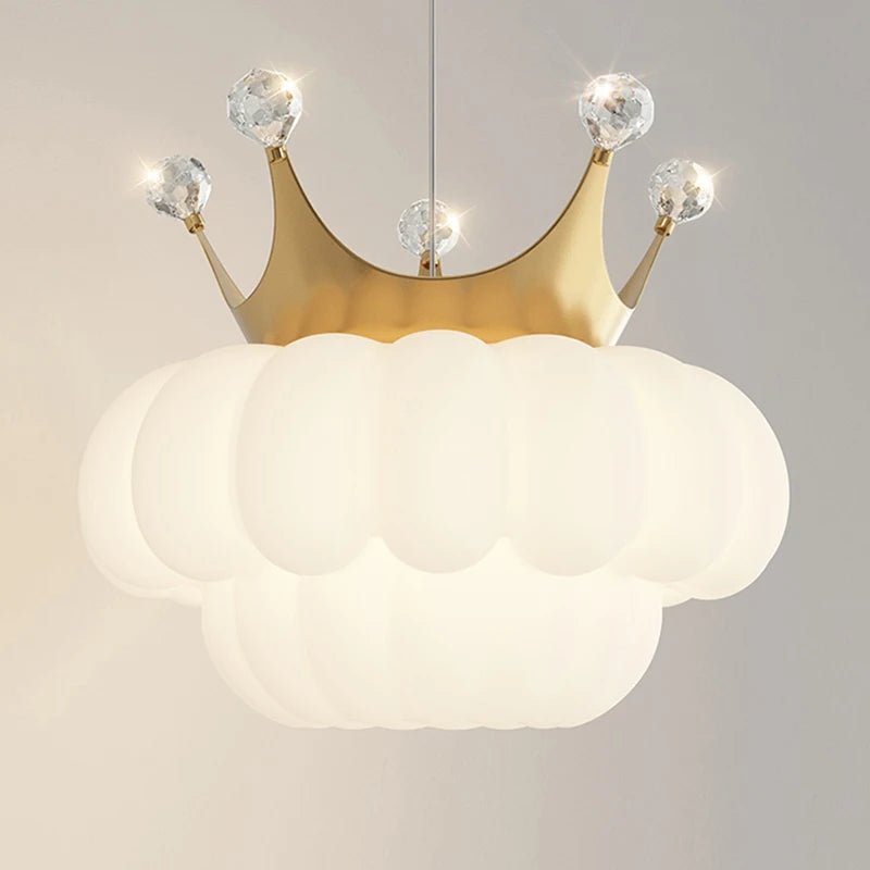 suspension de luxe en forme de couronne dorée décoratives