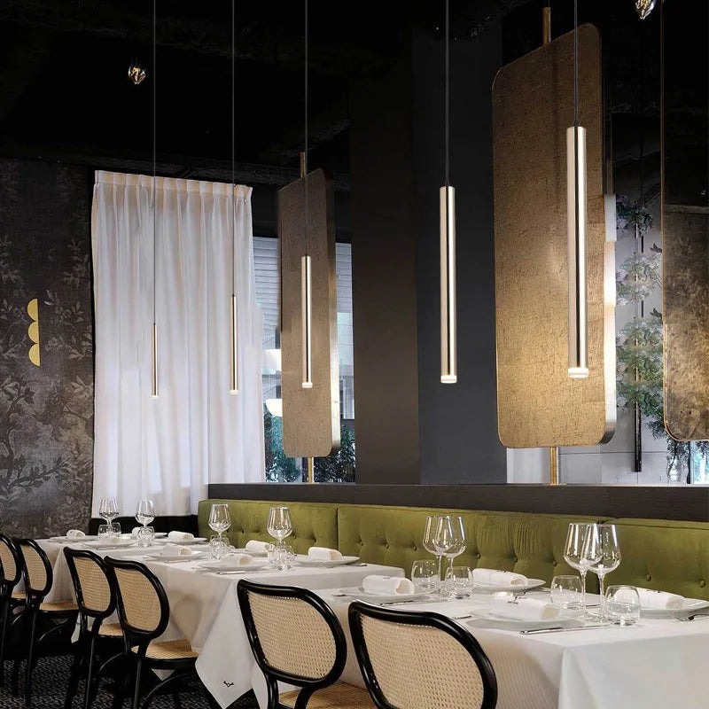 suspension led dorées design moderne pour intérieur minimaliste