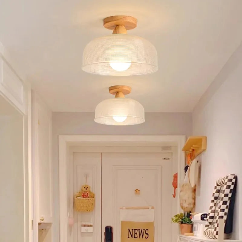 Plafonnier nordique en bois lampe en verre dépoli salon allée chambre vestiaire balcon couloir lampes et lanternes