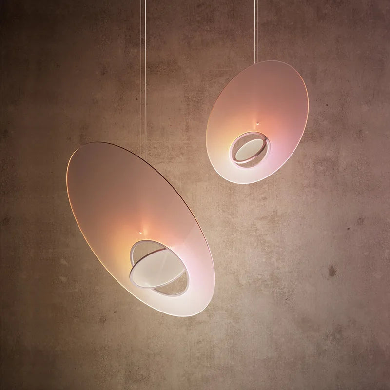 Suspension LED design nordique ovni pour restaurant ou salon
