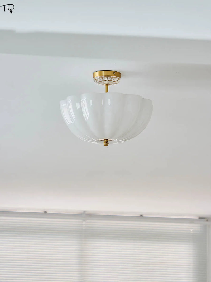 plafonnier led en verre crème et cuivre médiéval avec luminaires modernes