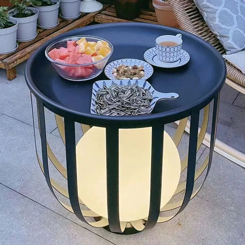 lampadaire solaire style avec boule acrylique et prise métallique