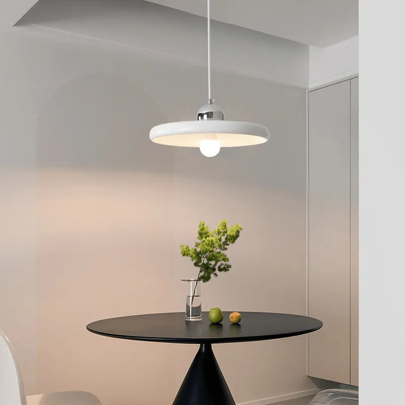 Suspension design arrondi blanc maison