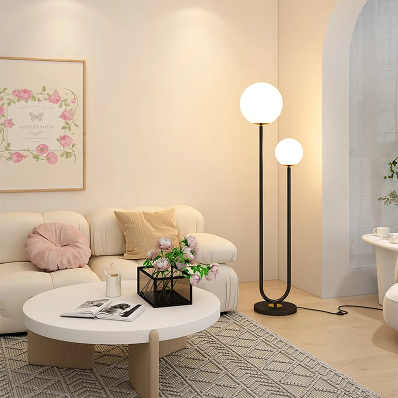 lampadaire en métal avec 3 gradations verre simple