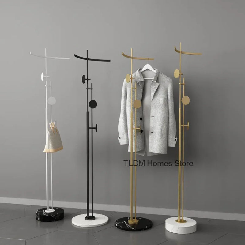 porte-vêtements design nordique pour rangement élégant et pratique