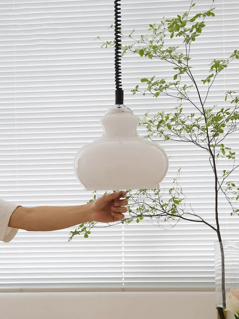 Suspension en verre médiéval