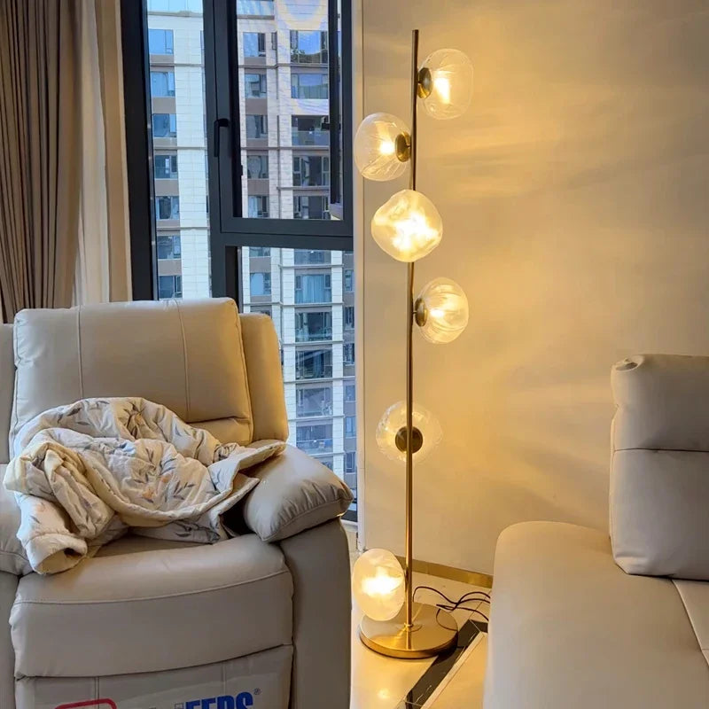 lampadaire en verre design nordique pour intérieur moderne