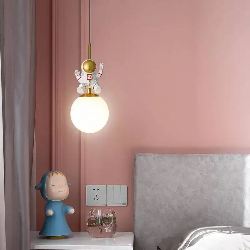 Suspension LED moderne d'astronaute pour chambre d'enfant Design de lune veilleuse chambre d'enfant