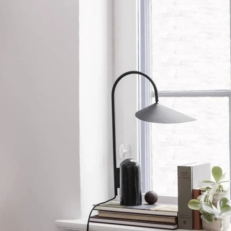 Lampadaire en marbre et pierre réglable