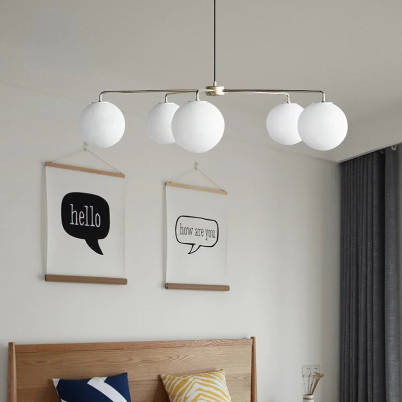 Lustre doré de styliste danois