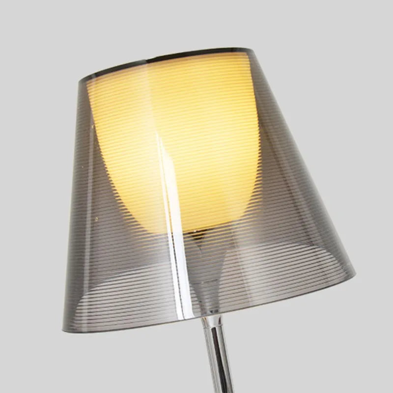 Ktribe – lampadaire avec étagère