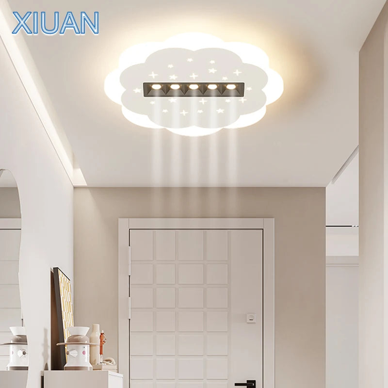 plafonnier simple avec spot blanc carré et nuage rond