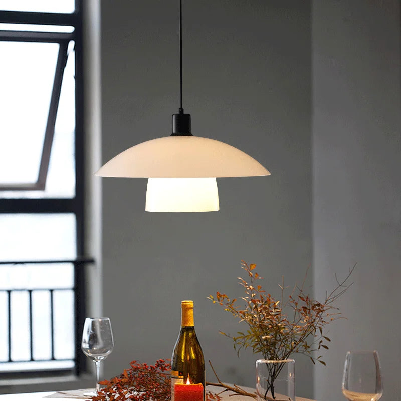 Suspension LED avec soucoupe volante