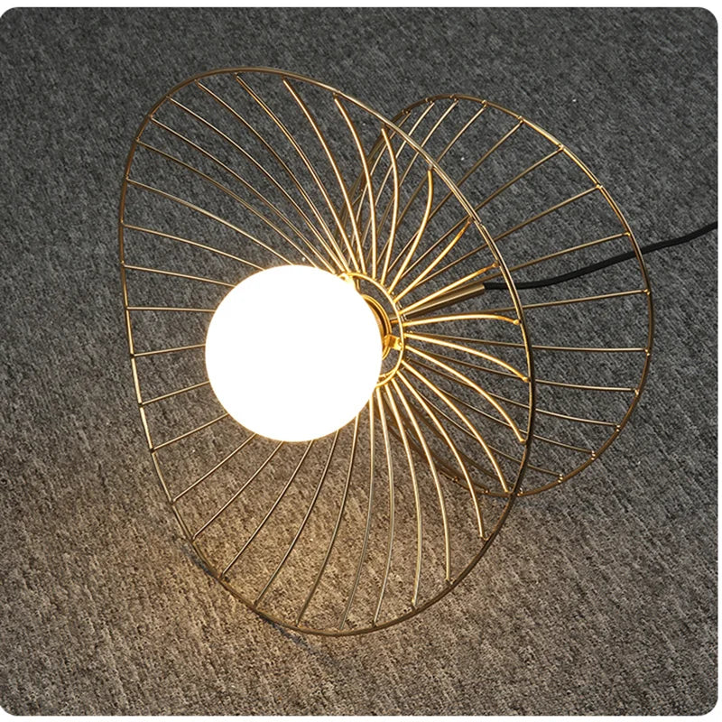 lampe-suspension-led-m-tal-or-noir-r-glable-5.png