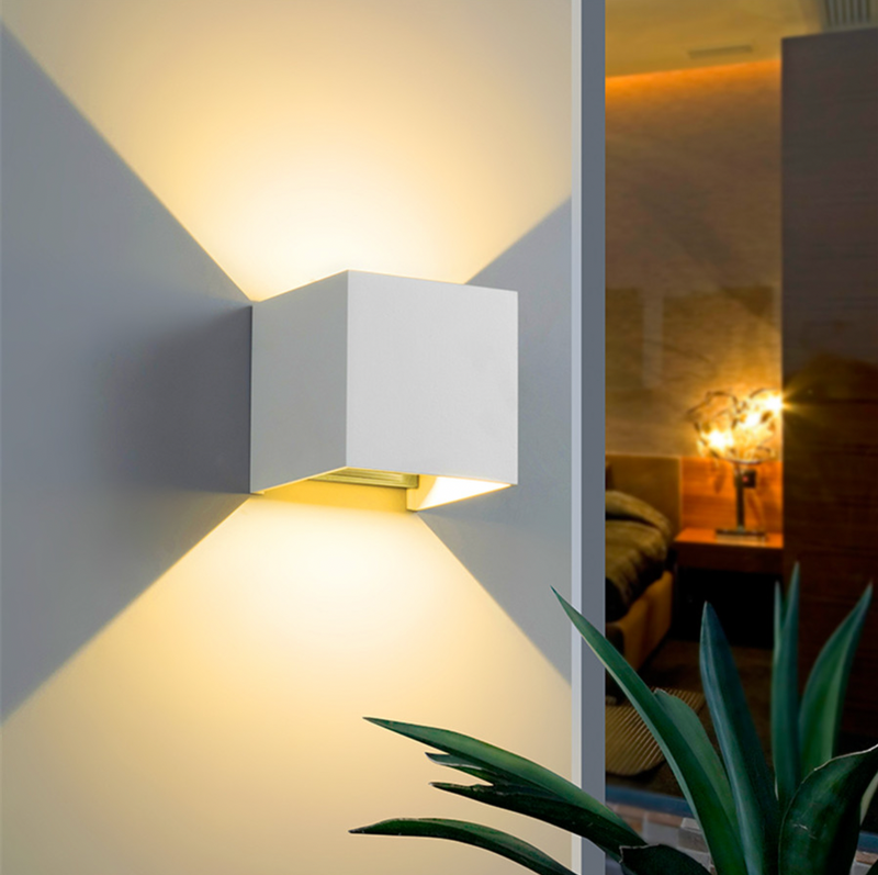 Applique murale LED design en cube (noir, blanc ou gris)