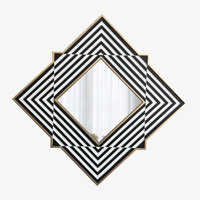 Espejo de pared con forma de diamante y rayas blancas y negras en madera de marco