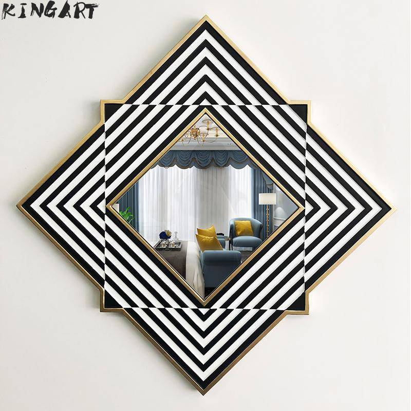 Espejo de pared con forma de diamante y rayas blancas y negras en madera de marco