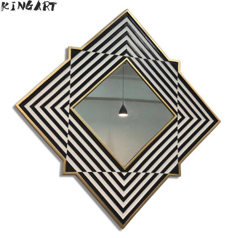 Espejo de pared con forma de diamante y rayas blancas y negras en madera de marco