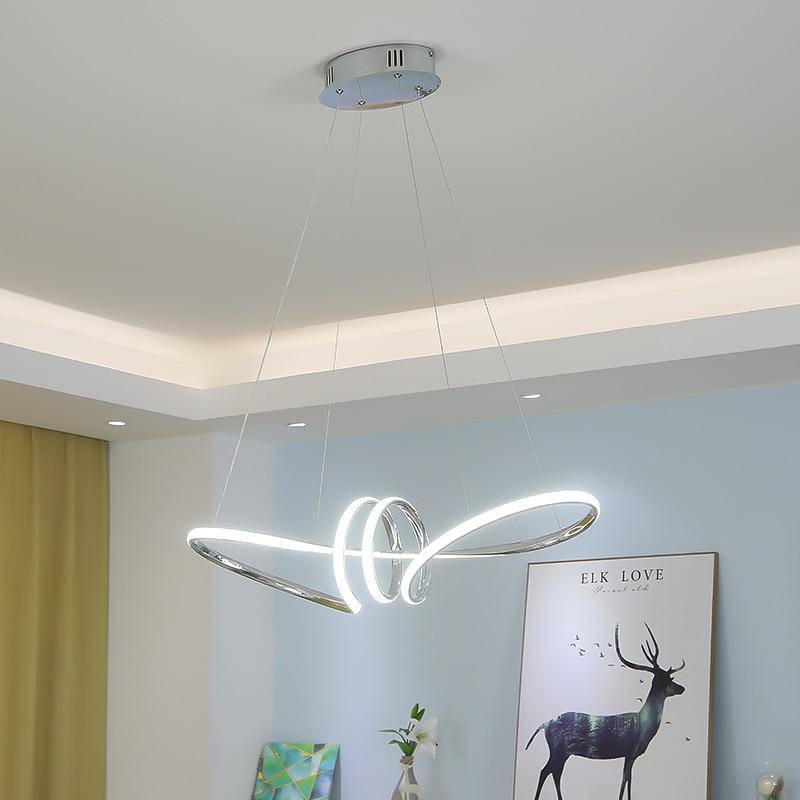 Lustre design à LED avec spirales dorées Néo