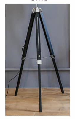 Lámpara de pie de trípode regulable con pantalla de tela americana