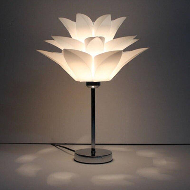 White open lotus flower LED desk lamp
