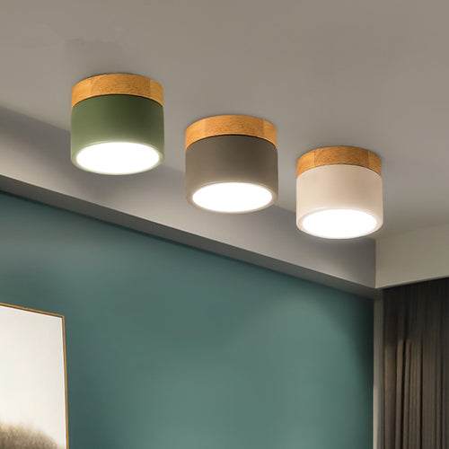 Foco LED moderno Allan en madera y metal de color