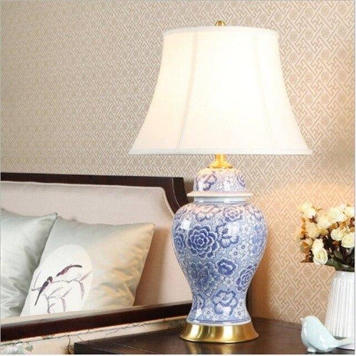 Lámpara de mesa LED de cerámica azul con pantalla blanca de estilo japonés