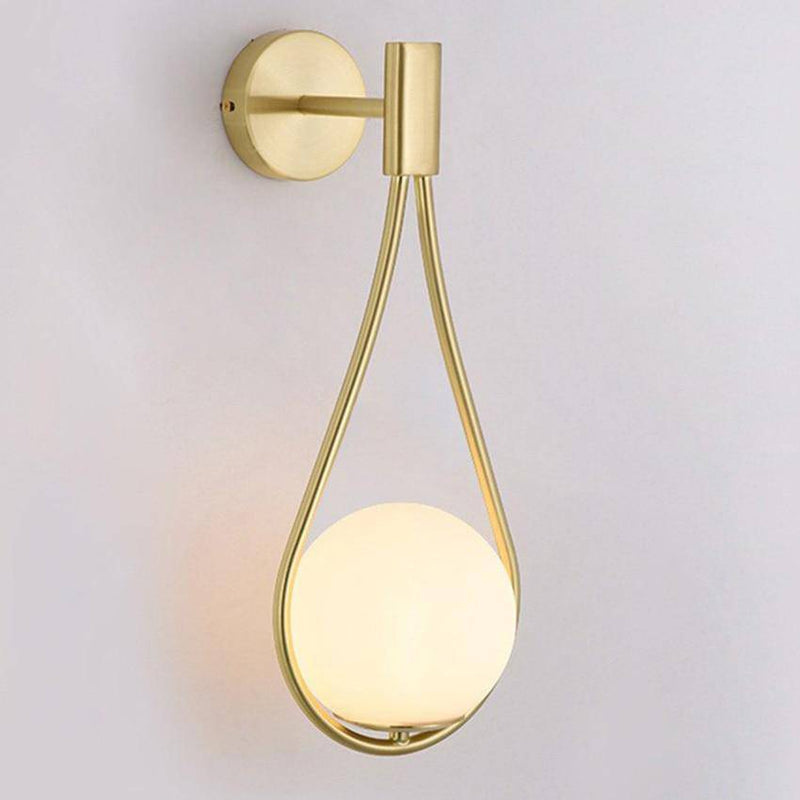 Aplique LED design en metal dorado Interior