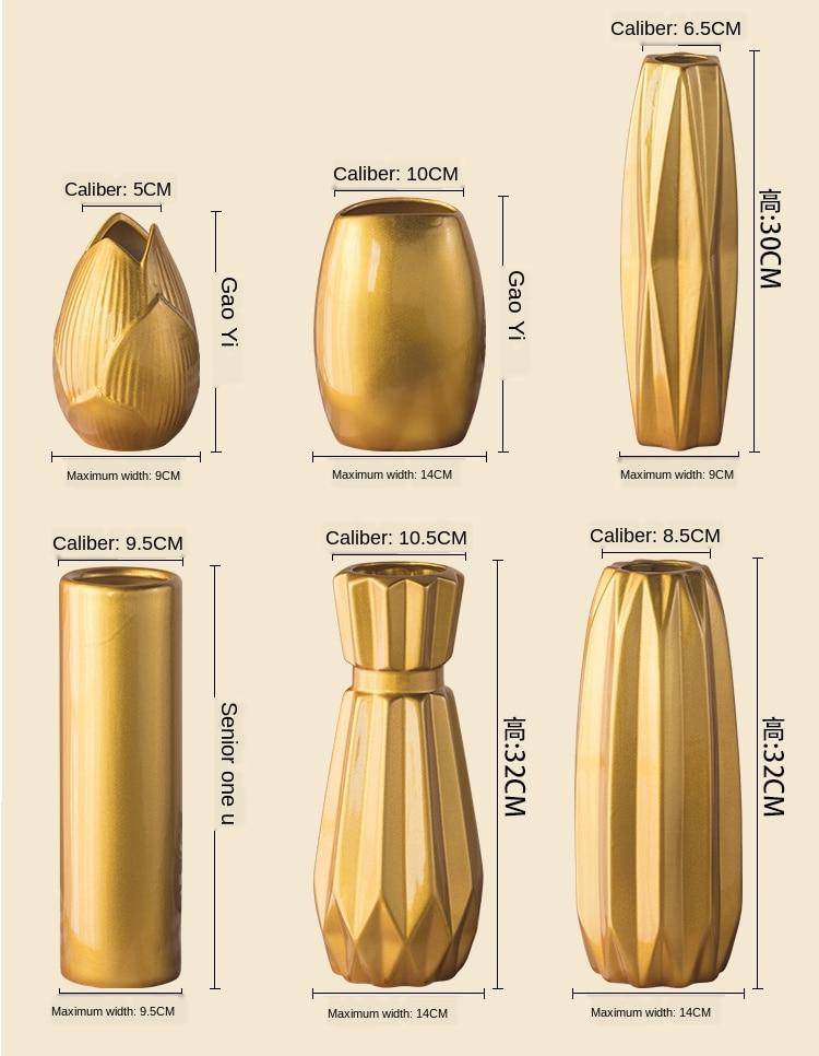 Vase design en céramique dorée au style géométrique