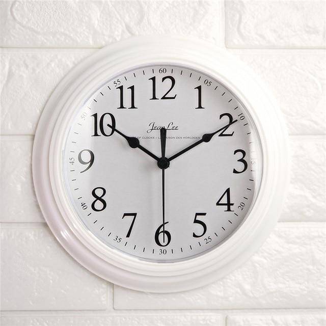 Minimalist clock with coloured frame 22cm Border