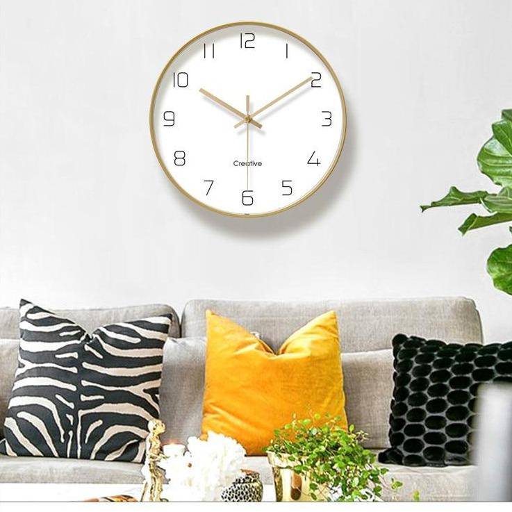 Round wall clock with numbers 30cm Paro