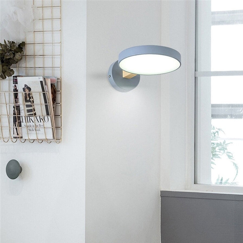 wall lamp Scandinavian circular LED wall light and wooden details Cesia