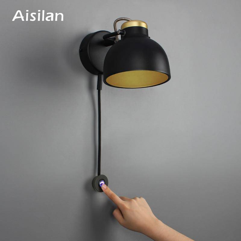 Applique murale design à LED en métal abat-jour blanc