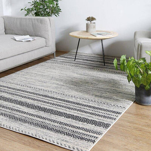 Rectangular carpet with berber patterns