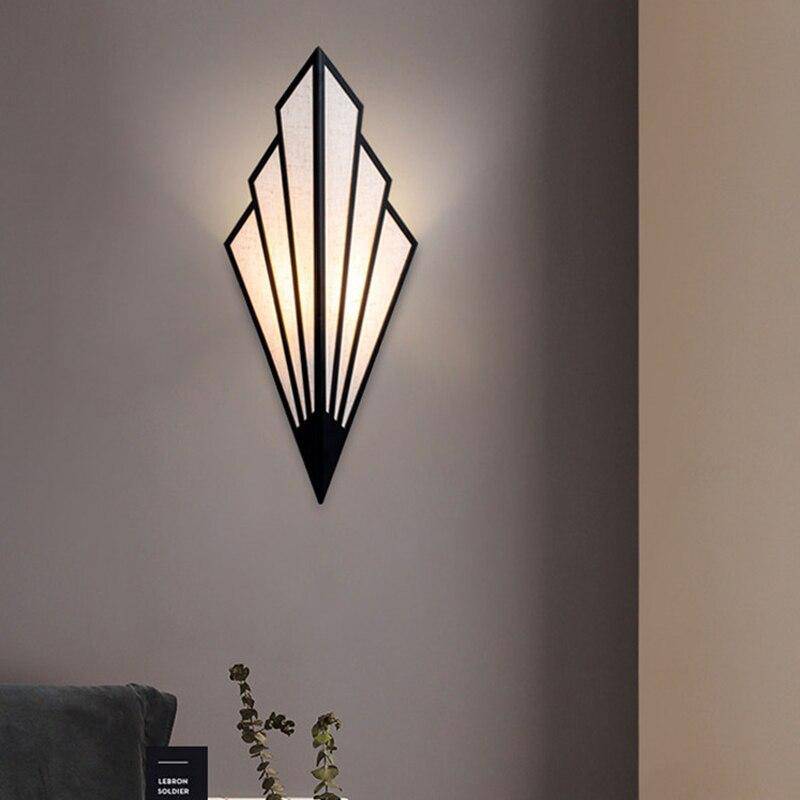 Lámpara de pared design LED triangular en metal de color